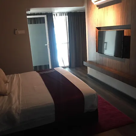 Urbano Luxury Maritime Suite George Town Exterior photo
