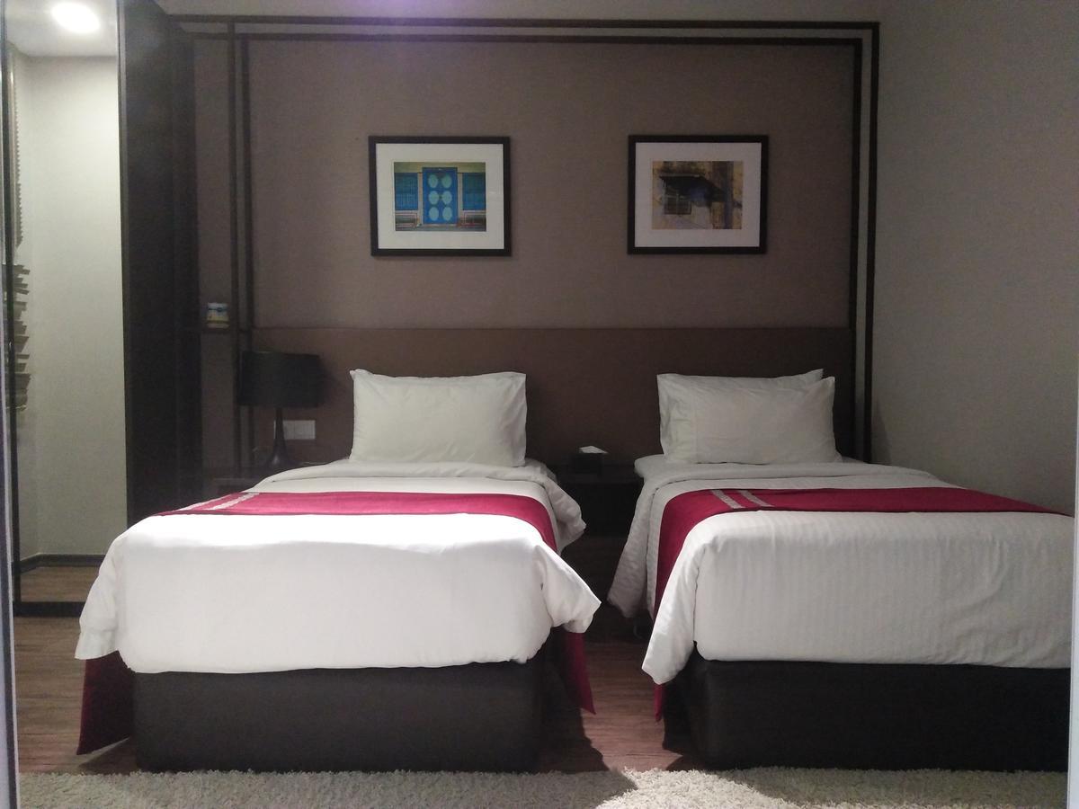 Urbano Luxury Maritime Apartment George Town